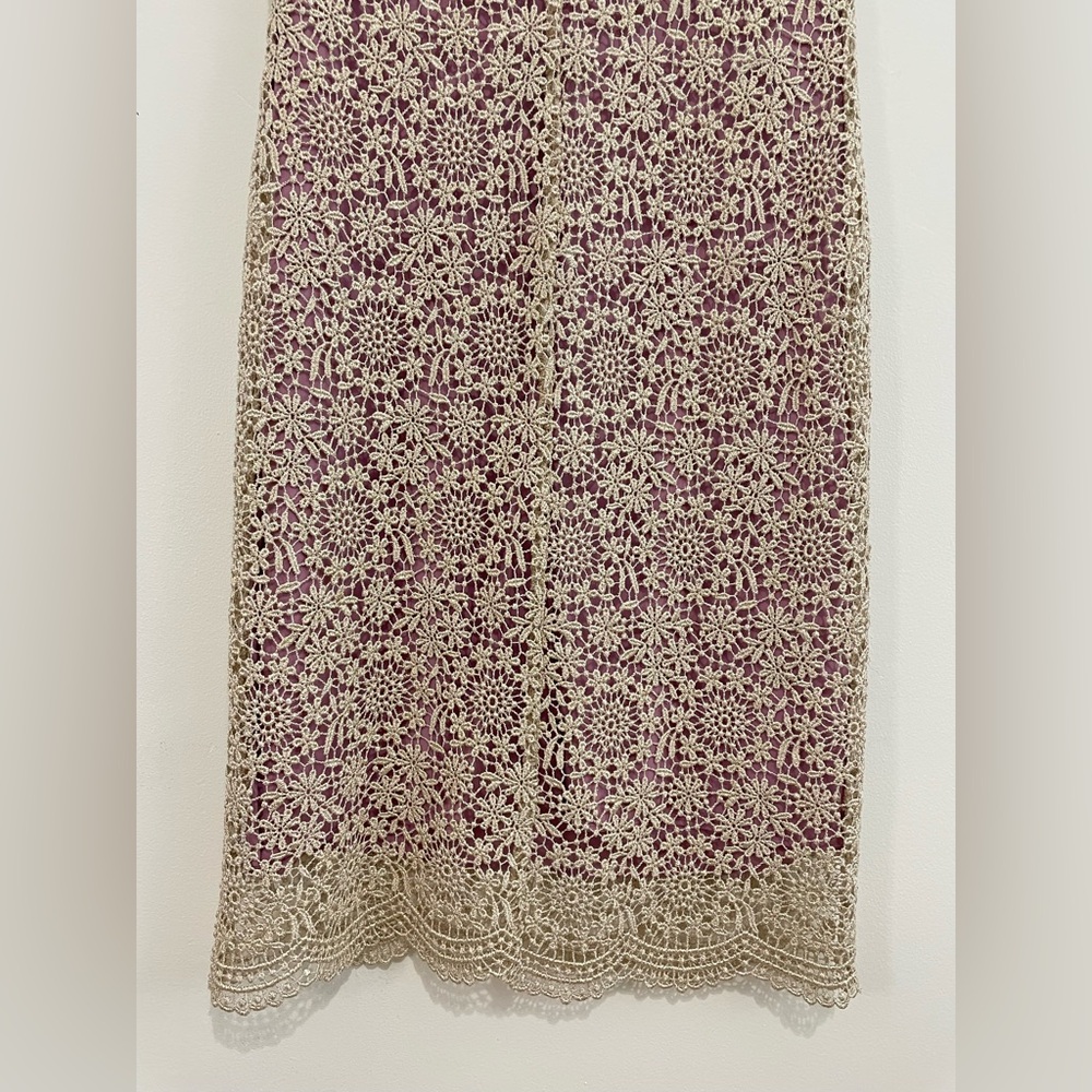 MIGNON DOO Anthropologie Lace Overlay Sheath Dress | Light Purple & Gold, Size 6 - Picture 11 of 13